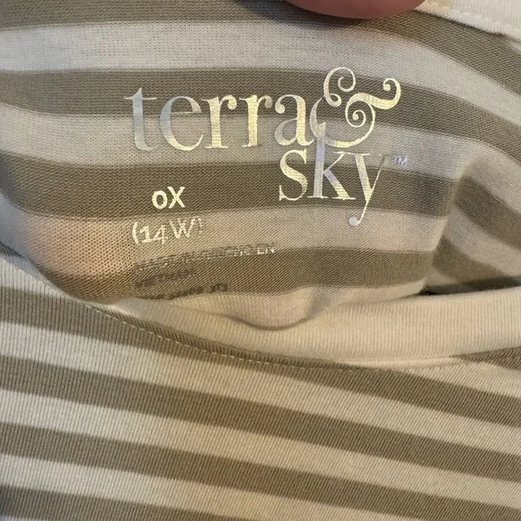 NWT NEUTRAL White and Tan Short Sleeve Tee SIZE: 14 #P - Picture 4 of 7